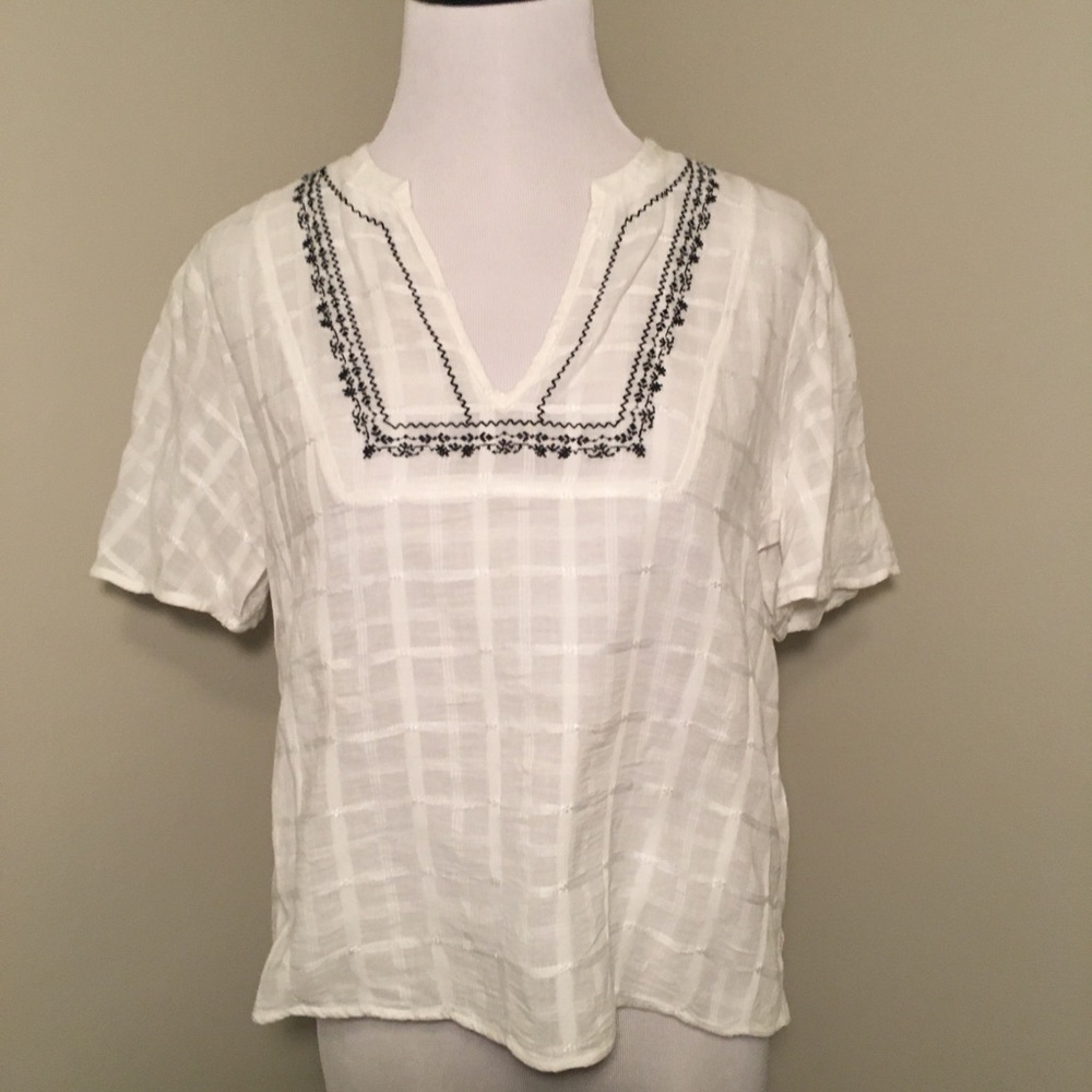 UNIVERSAL THREAD Embroidered Top